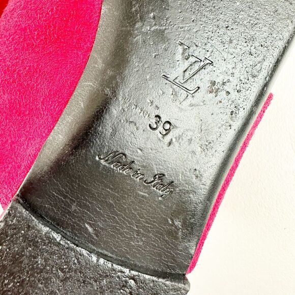 LOUIS VUITTON Pink Bayfront Slide Sandals 39 US 8.5 Gold Logo Suede Flat Mules - Picture 11 of 12